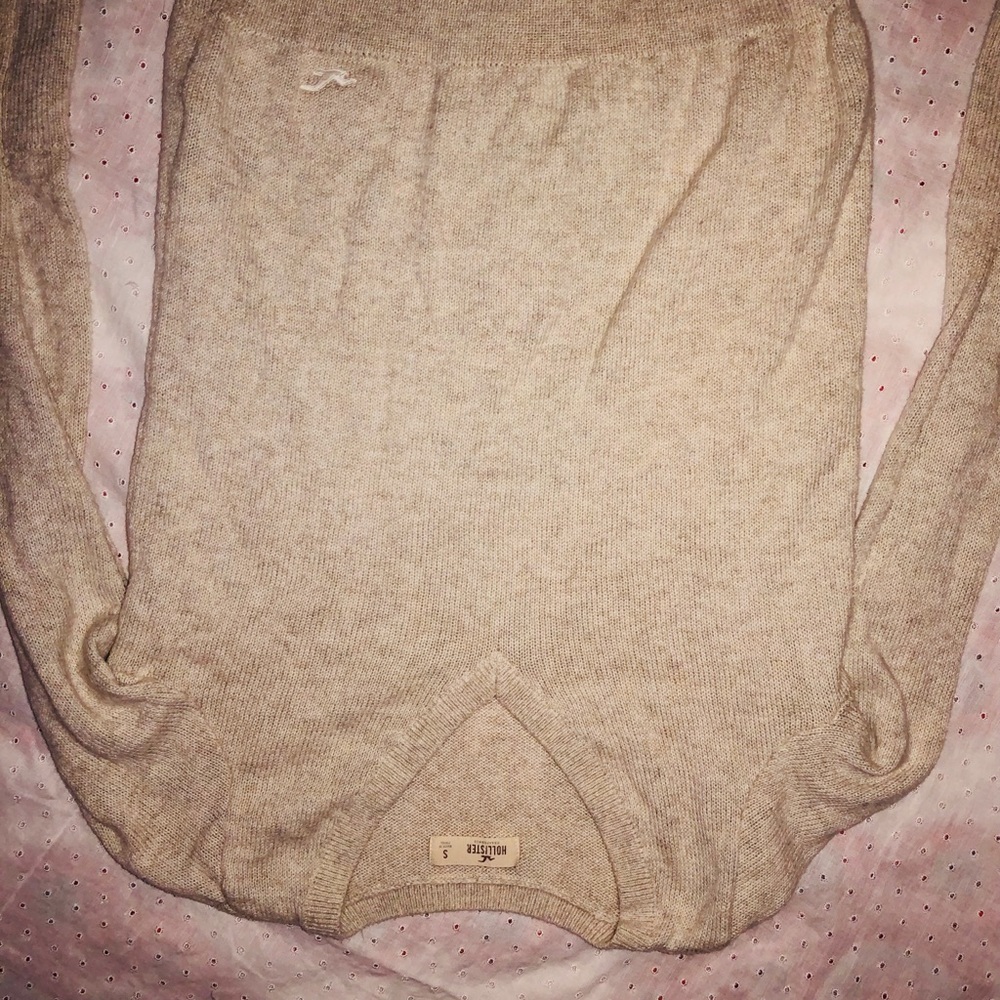 Cream Hollister sweater
